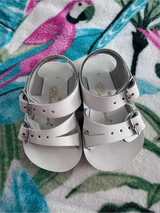Sun San Other - New White Leather Sun San Baby Sandals Sz 1